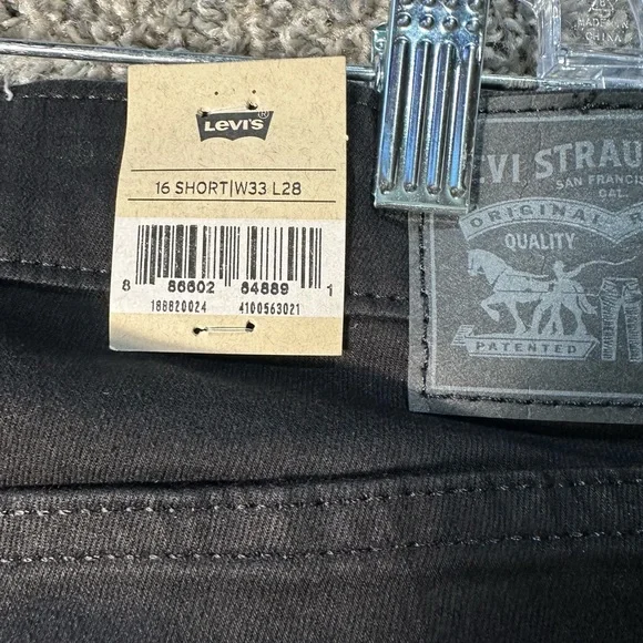 NWT women’s Levi’s black high rise skinny jeans SZ 16 short - Picture 6 of 9